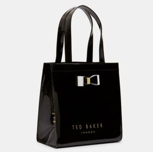 Ted Baker SILCON

Small icon bow detail bag